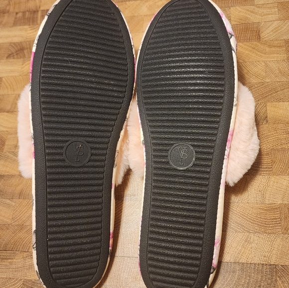 Victoria's Secret house slippers Size Large Pink Floral with fluffy pouf - Picture 11 of 16